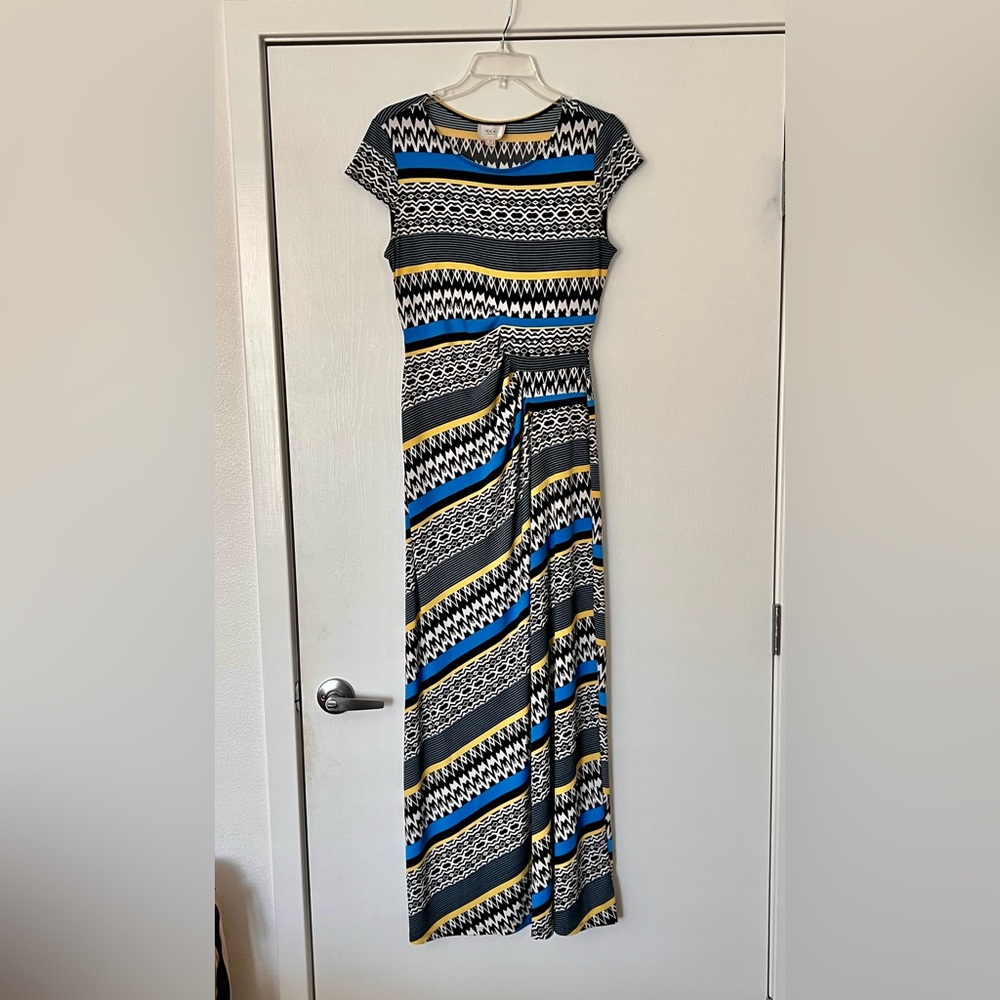 New without tag Eci blue/yellow maxi dress size M